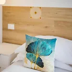 De Vivo Realty - Lunamare *