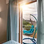 De Vivo Realty - Lunamare
