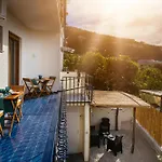 De Vivo Realty - Lunamare Apartment Sorrento